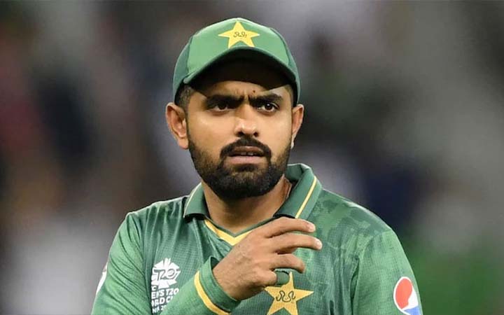 বাবর ‘ভবিষ্যত কিংবদন্তি’ : হরভজন